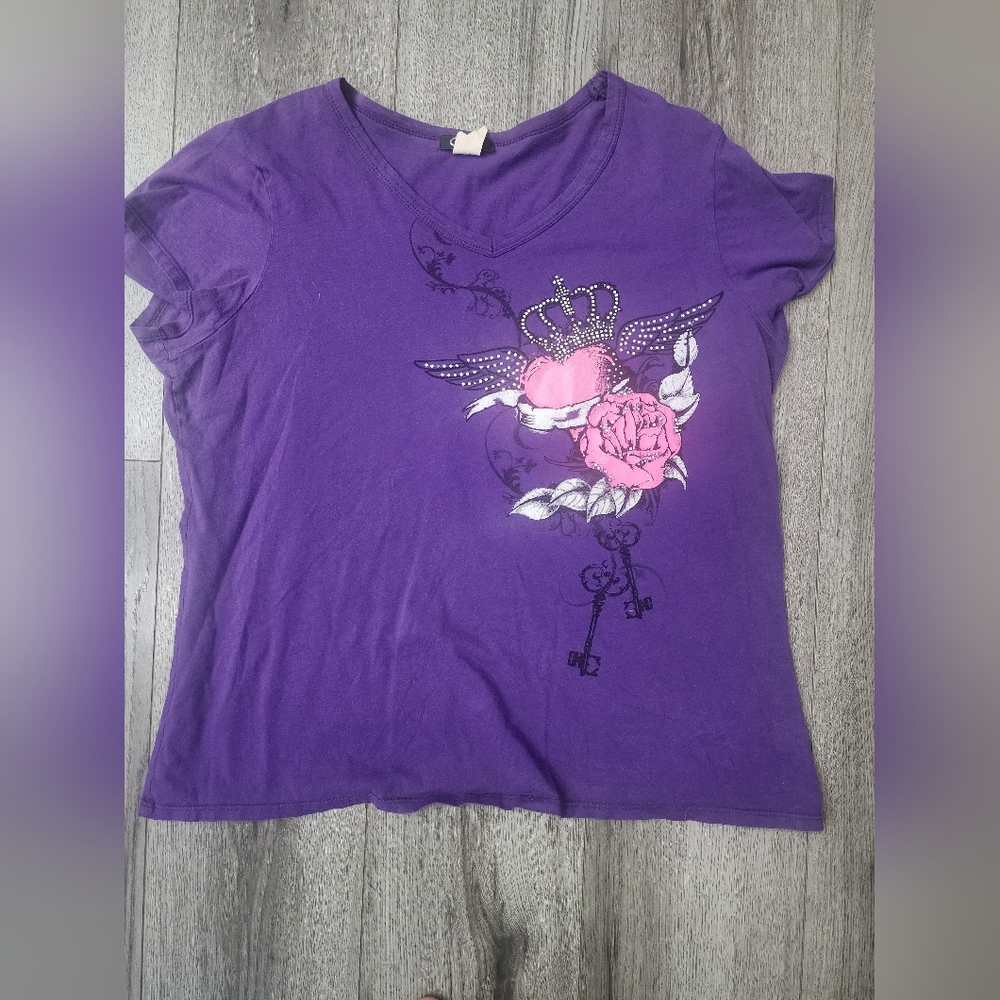 XL womens graphic tee with heart, roses, and don't forget the rhinestone bling!